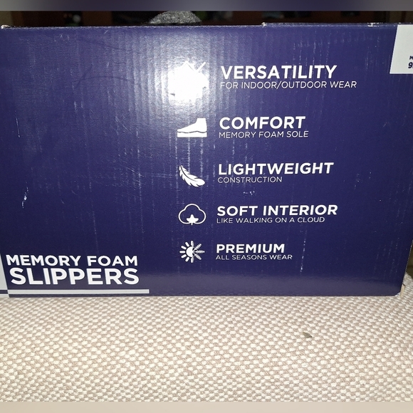 A pair of Haggar men's size large memory foam slippers. Black with diamond print - Picture 5 of 6